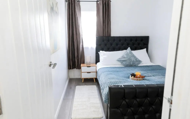 4 Guests - 2 Bedrooms - City Escape Retreat