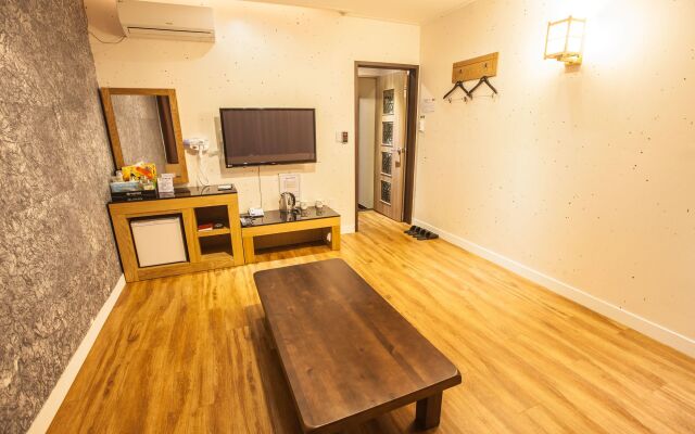 Pungnam Family Hotel