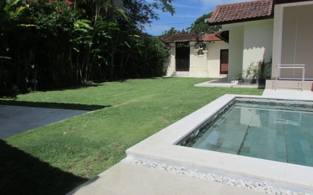 Aisha Family Villa