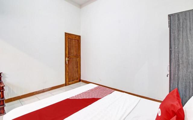 Capital O 91690 Moza Guest House