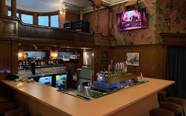 QBEDS Hostel