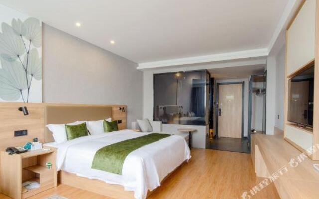 GreenTree Hotel (Zhongbei college store, Danyang glasses Industrial Park)