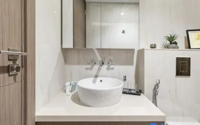 Elegant 3BR w/ Canal & Burj Khalifa Views