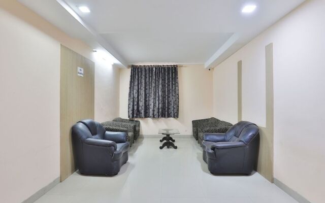 OYO 14942 Hotel Maple Leaf