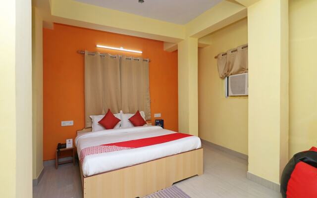 OYO 11930 The Jumbo Stay