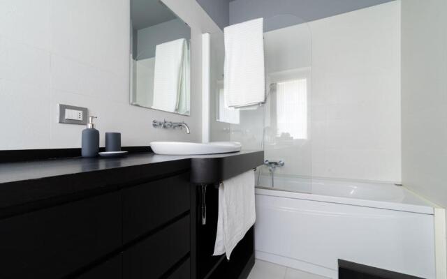 Pagano Grancini 6 - City Life Luxury Apartment