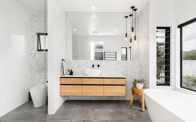 Your Luxury Escape - Scenic Vista