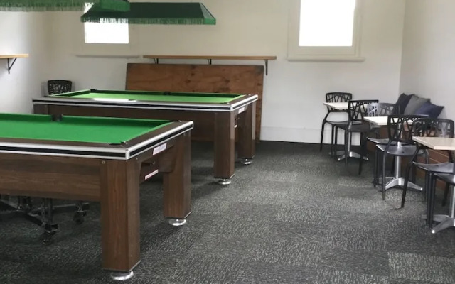 Neath Hotel