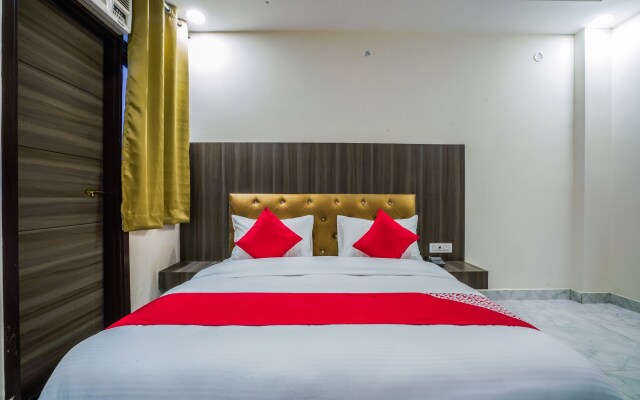 OYO 23299 Hotel Royal Orbit