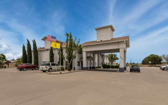 Quality Inn & Suites Artesia