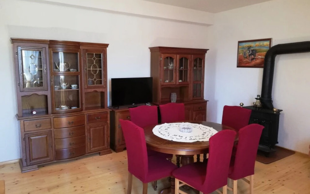 Villa Valeta 500 Meters From the Beach