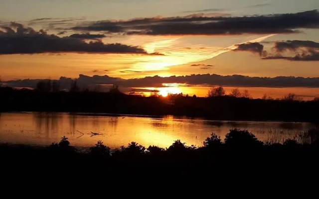 Glastonbury 2-bed House, Sleeps 6 & Pet Friendly