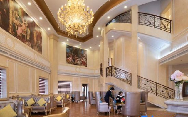 Vienna Hotel (Huichun )