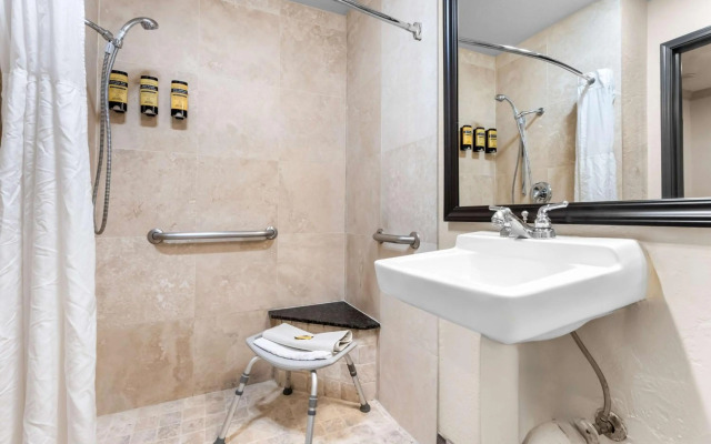 Best Western Plus Parkway Inn