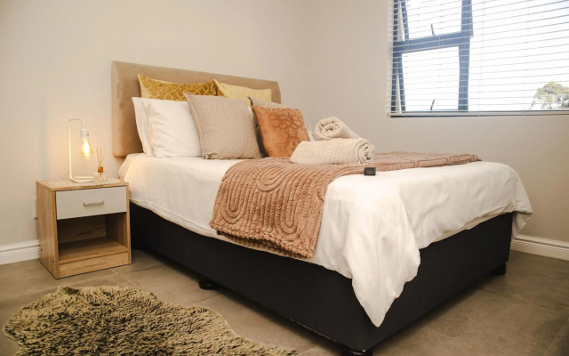 Modern 4 Sleeper Apartment