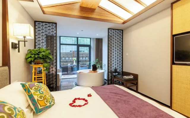 SSAW Boutique Shanghai South Xuhui RiYueGuang