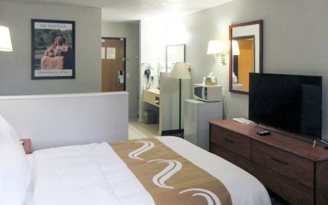 Quality Inn & Suites Salina National Forest Area