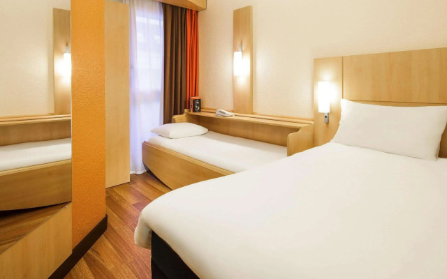 ibis Versailles Château