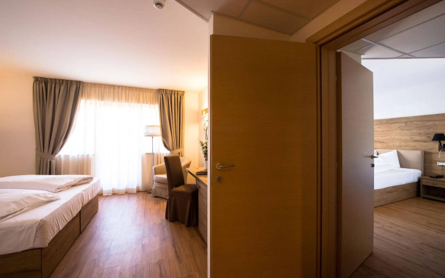 Golden Park Resort