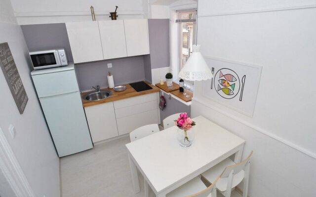 Feel Center Apartments.