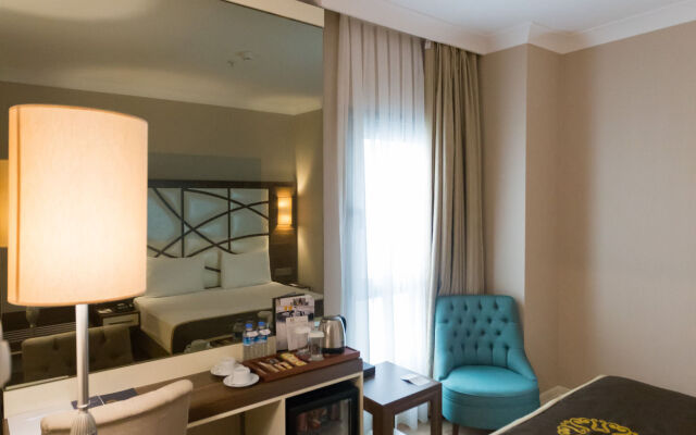 The Grand Mira Hotel