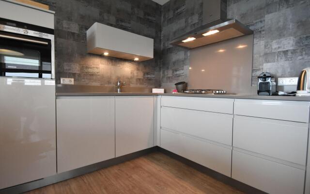 Modern Apartment With Balcony