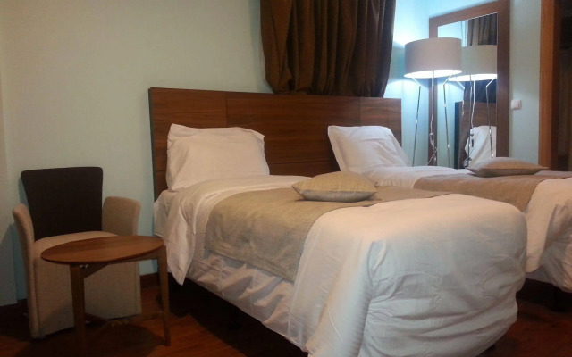 Al Thuria Hotel