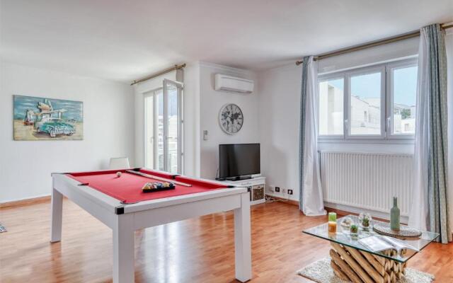 Chic and spacious apart with parking