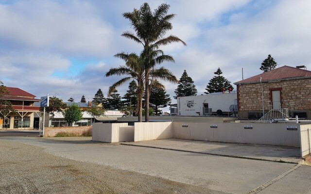 Port Lincoln Pier Hotel