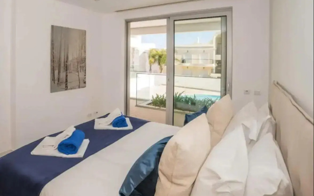 Modern Ocean Front Apartment