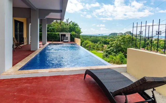 1BD Unit With Pool, AC and Great Ocean View