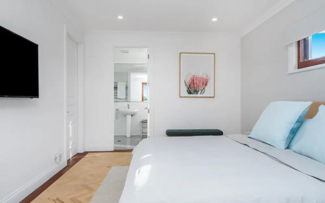 Your Luxury Escape - White Wood