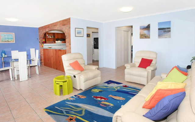Courtney Cove 1 - Comfortable Two Bedroom Apartment on Mooloolaba Canal – Guest Rooms – Mooloolaba