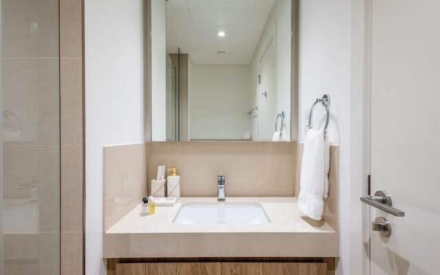SuperHost - Downtown Delight 2BR Apt Opposite Burj Khalifa