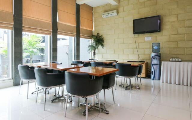 Airy Blok M Melawai Sepuluh 12 Jakarta