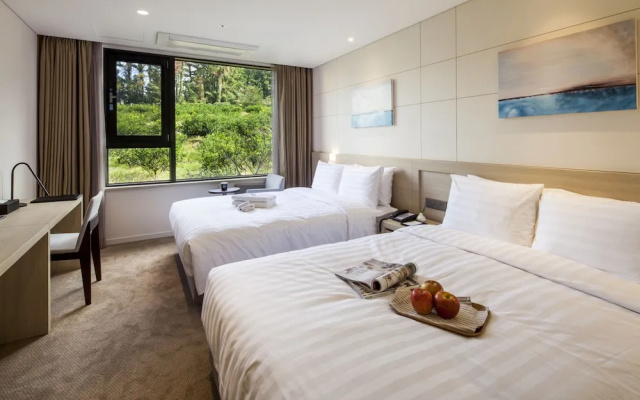 Hotel Theborn Jeju