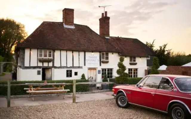 The Three Chimneys Country Pub