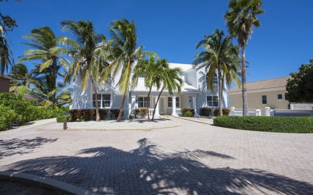 Iggy Blue by Grand Cayman Villas & Condos