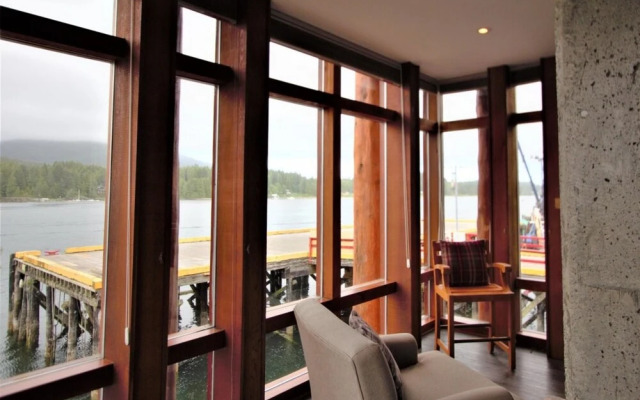 Whiskey Landing Lodge