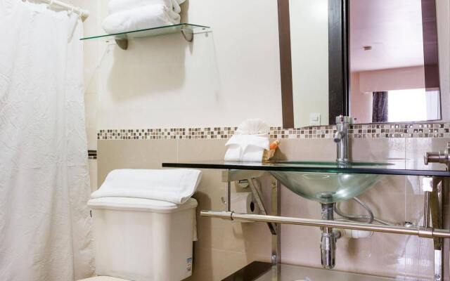 Hotel Raldos Inn
