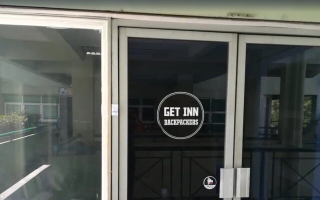 Get Inn Backpackers