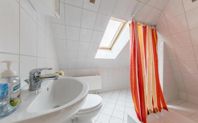 ID 6129 - Private Rooms