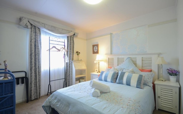 Travellers Rest Guesthouse – Guest Rooms – Jaggan