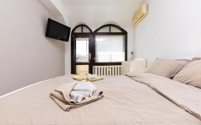 Spacious 2-Bedroom Maisonette in City Centre