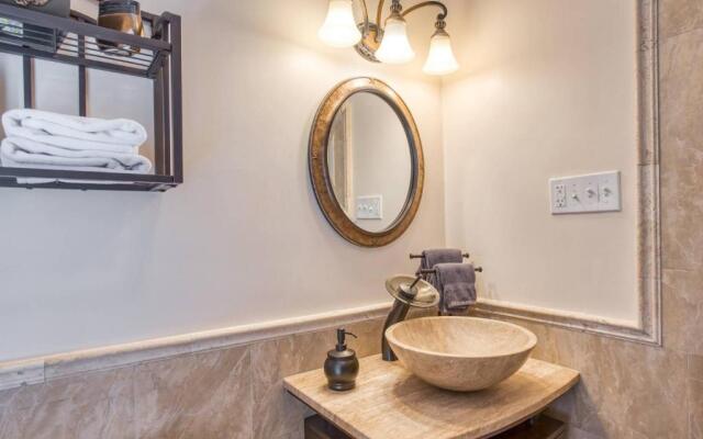 Orange Street Apartment