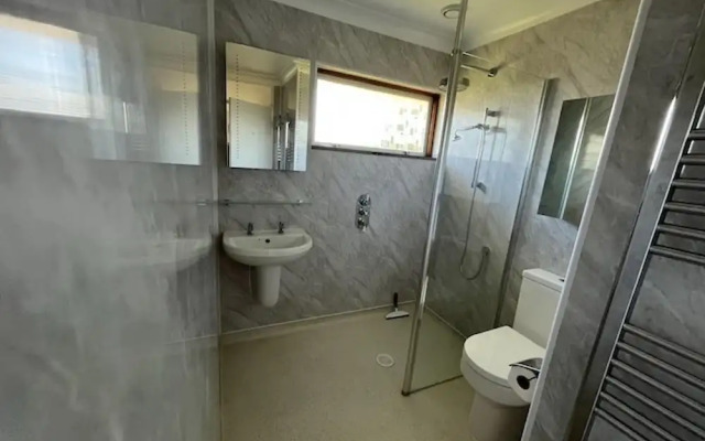 Sleeps 9- Kingbeds- Familyfriendly- Contactlessci