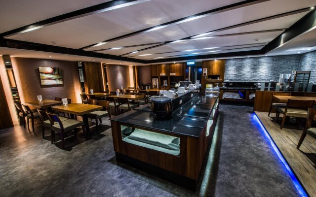 Golden Stone Hotel