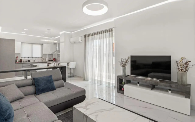 BillyMare central Glyfada apartment