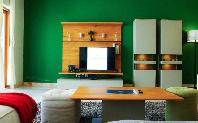 Stunning 3-bedroom Coastal Retreat