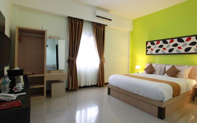 Green Tropical Village Hotel & Resort